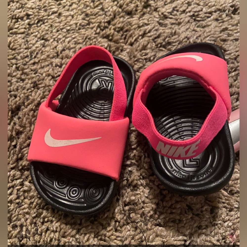 Size 4c Nike slides NEW
